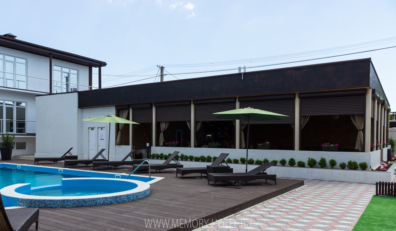 . Гостевой дом "Мемори". Заозерное