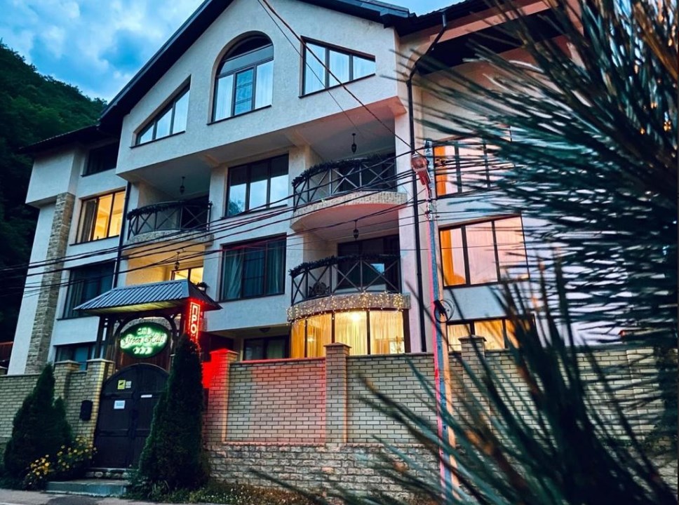 . Отель Отель Green Hall. Красная Поляна