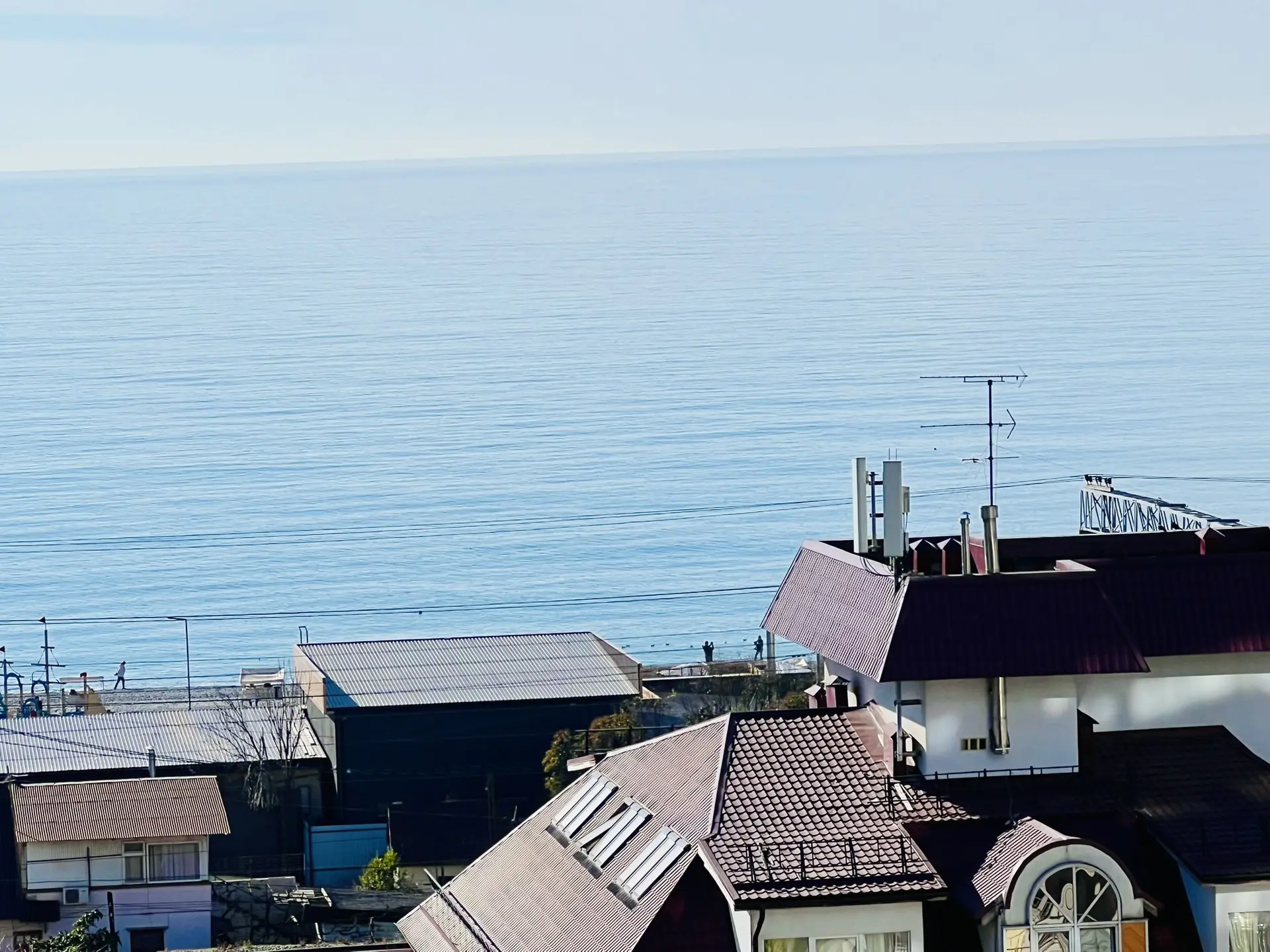 . Квартира в многоквартирном доме Уютная студия у моря с панорамными окнами. Дагомыс