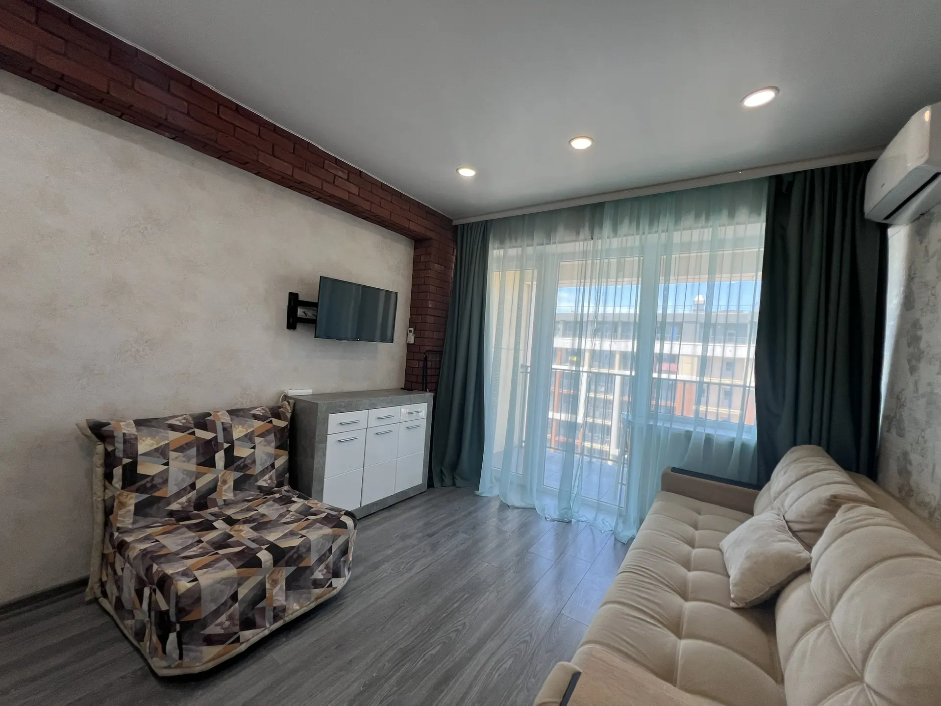 . Квартира в многоквартирном доме Светлая студия с шикарным видом на морской закат. Дагомыс