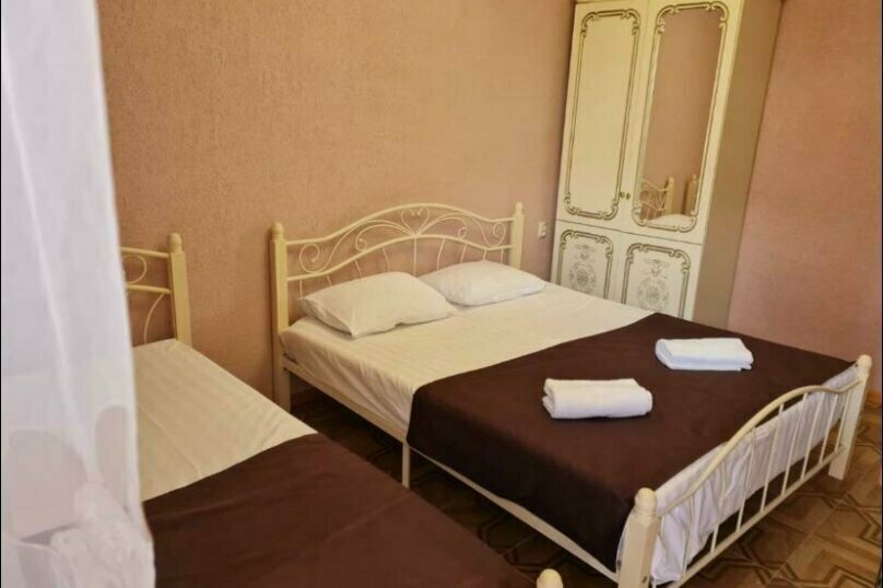 Стандарт 3х-местный . Гостевой дом "Оазис" в гостях у Анжелики.. Цандрипш