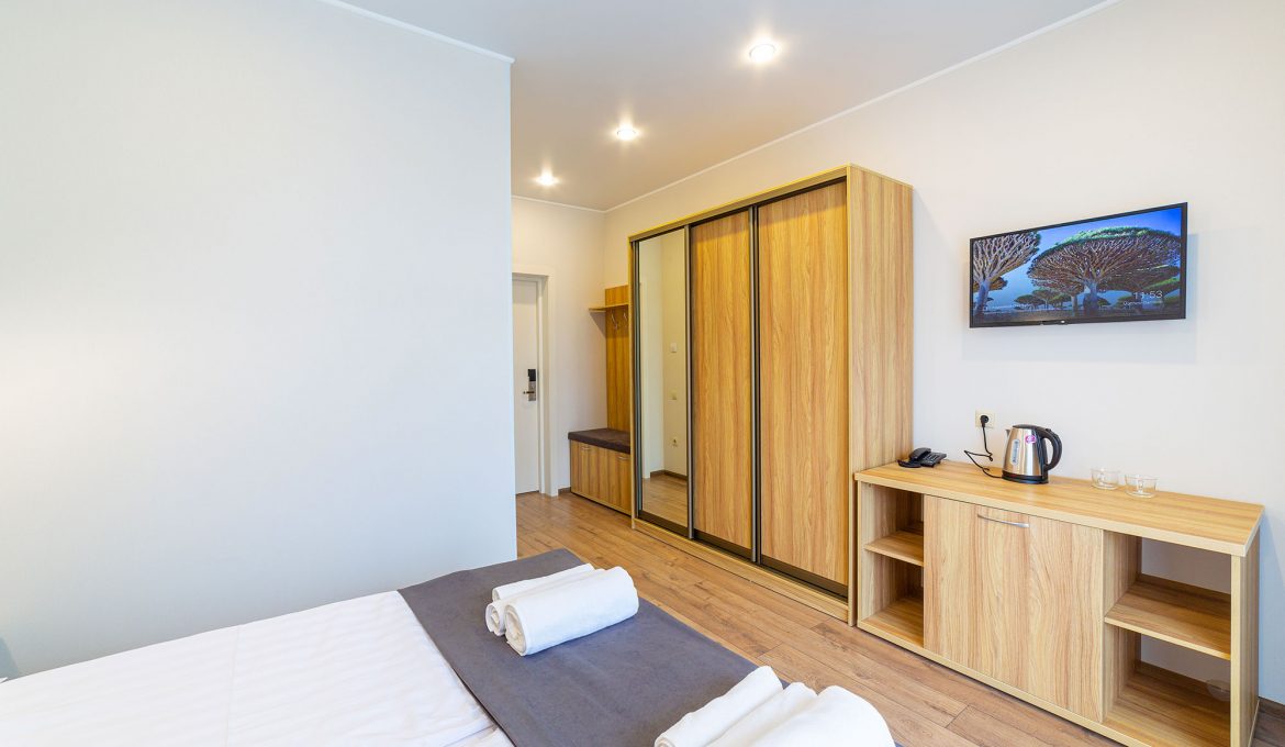 Двухместный стандарт с балконом. Гостевой дом «Отрада». Кабардинка