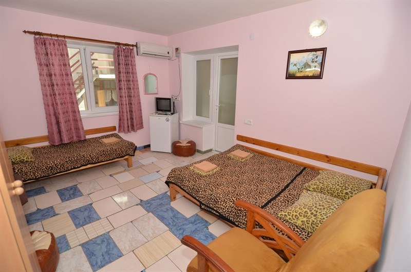 3-местный улучшенный. Гостевой дом «Белый». Саки