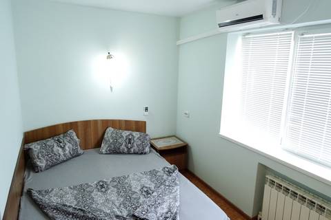 Трехместный номер. Отель «Надежда». Должанская