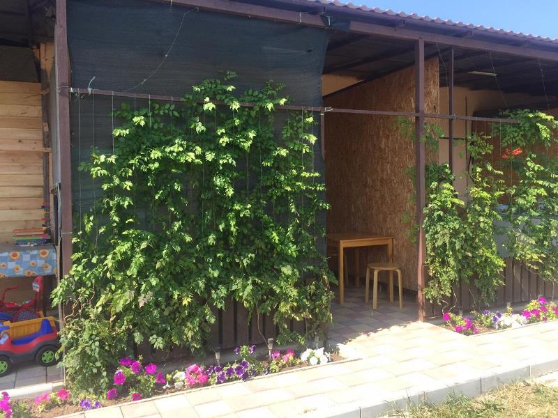 . Гостевой дом "Семейный" - Должанская. Должанская