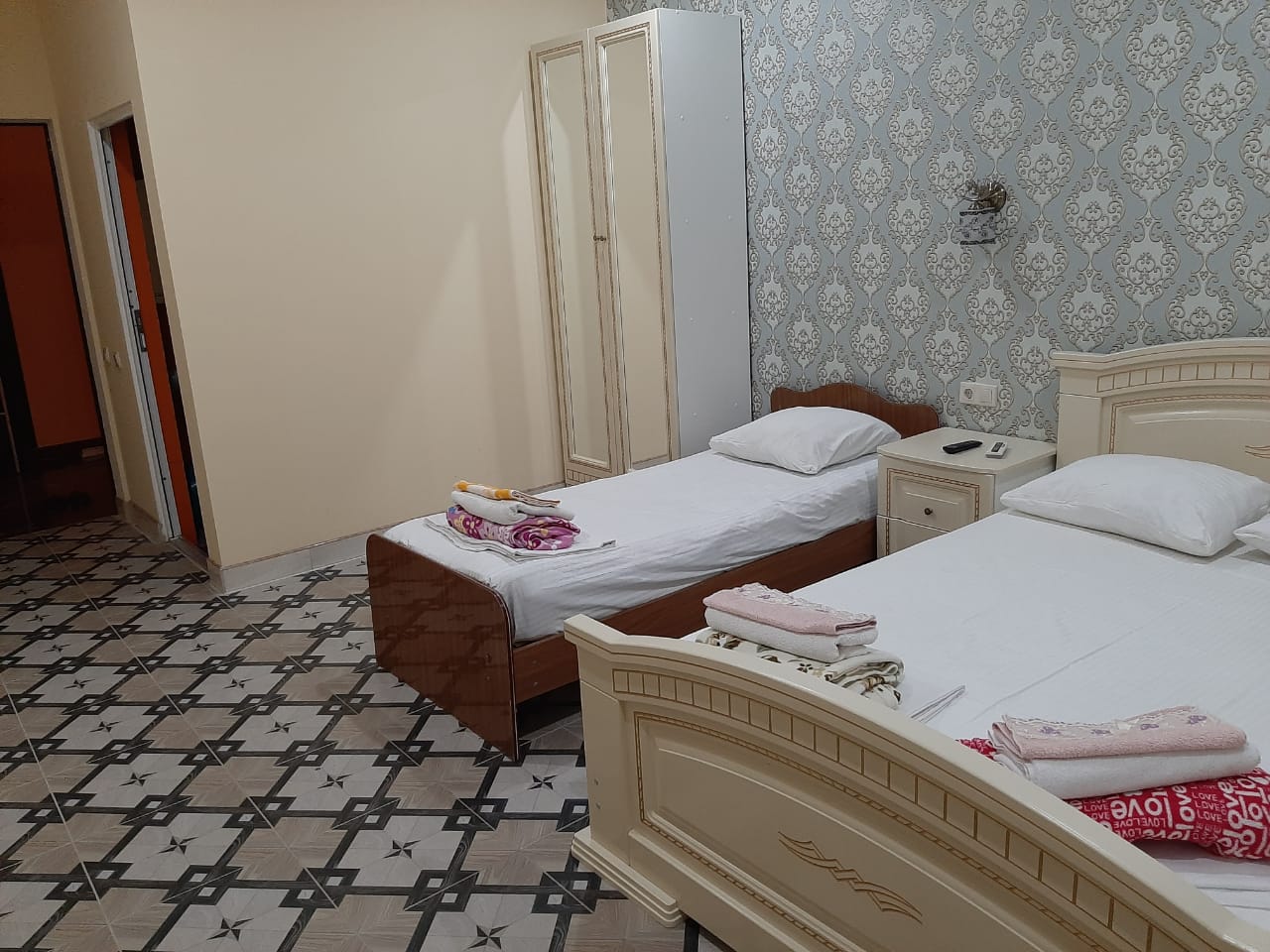 . «Роберт и Оксана». Пицунда