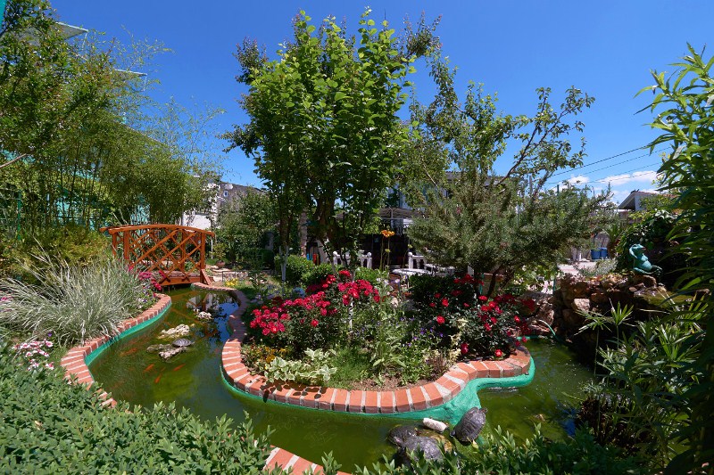 . Гостевой дом "Малиновая 10". Севастополь