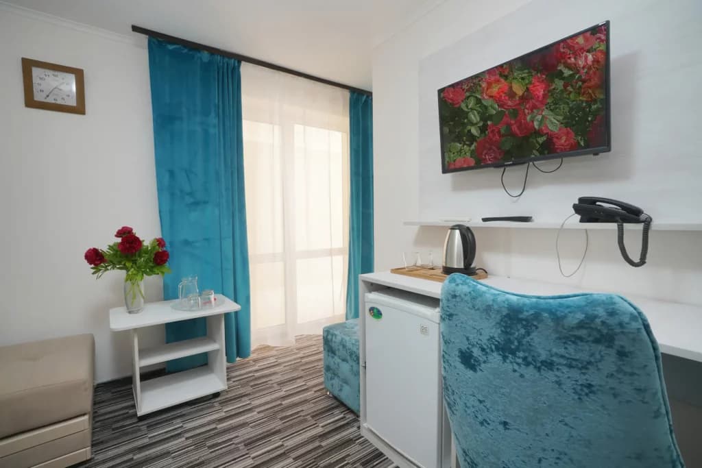 Комфорт с балконом. Отель "Центральный". Геленджик