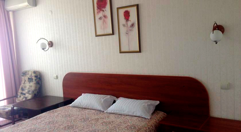 Улучшенный. Отель Крымский. Ялта Улучшенный. Отель Крымский. Ялта