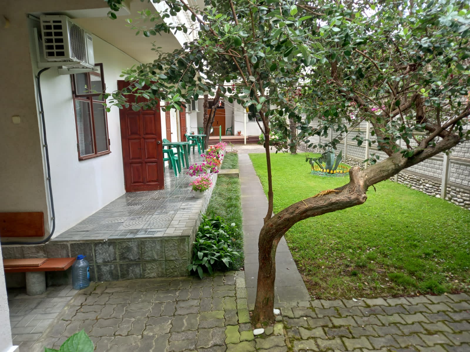 . Гостиница "Сказочный Адлер". Адлер