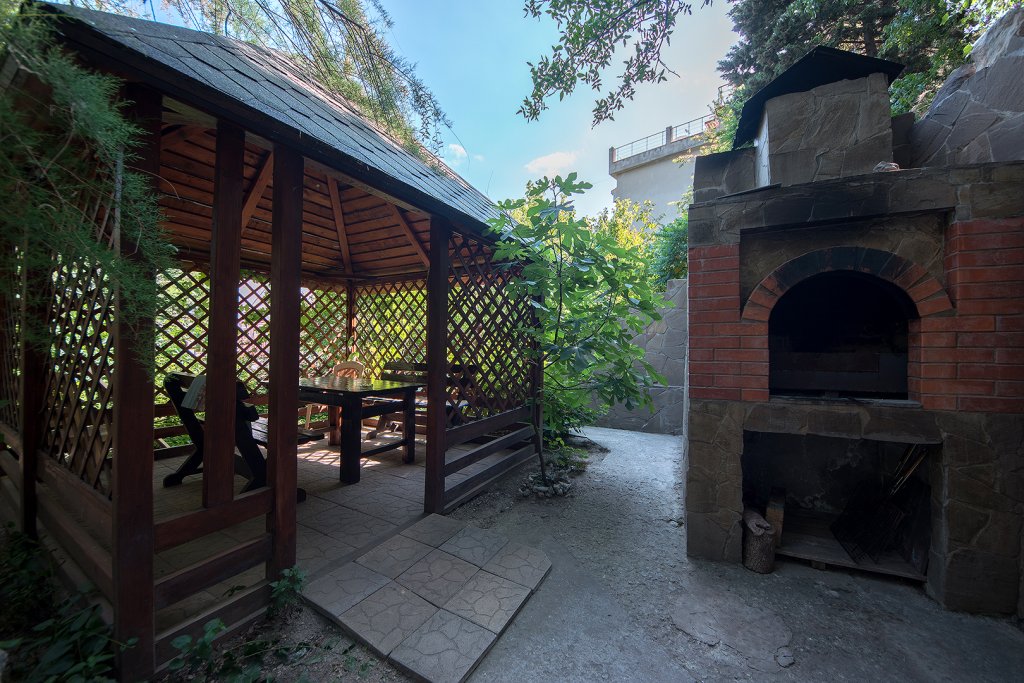 . Гостевой дом «Кедр-Восток». Алупка