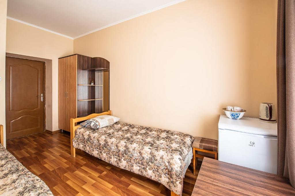 Трёхместный. Гостевой дом "Мария". Лазаревское Трёхместный. Гостевой дом "Мария". Лазаревское