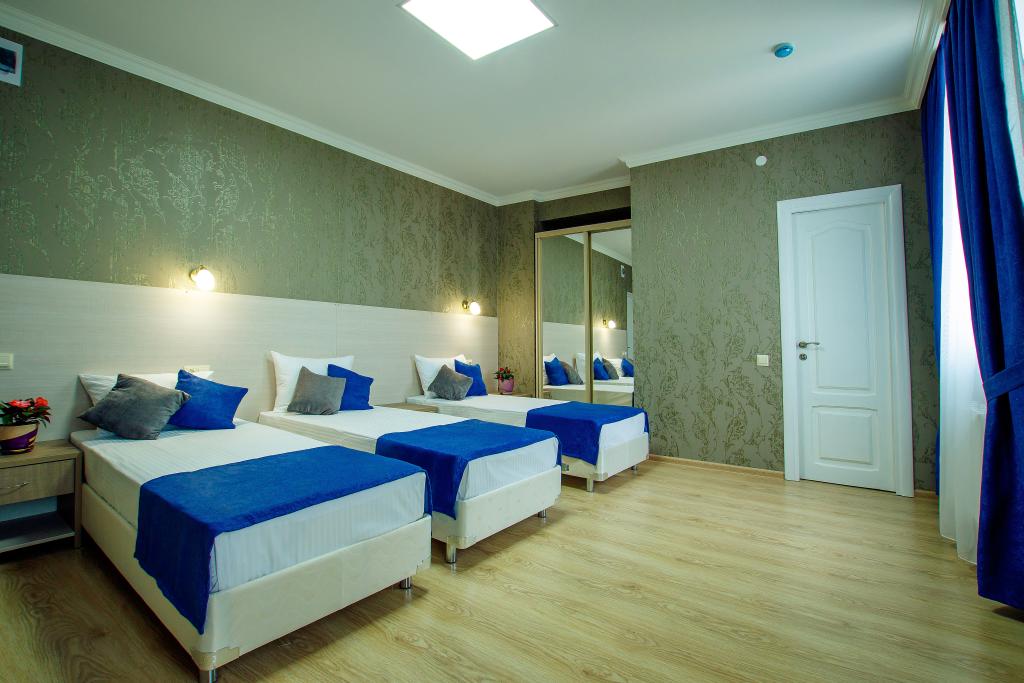 «Стандарт» 3х-местный. Отель «Атлас». Геленджик