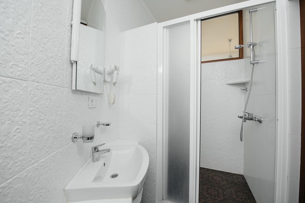 . Частный гостевой дом Матрос. Ялта