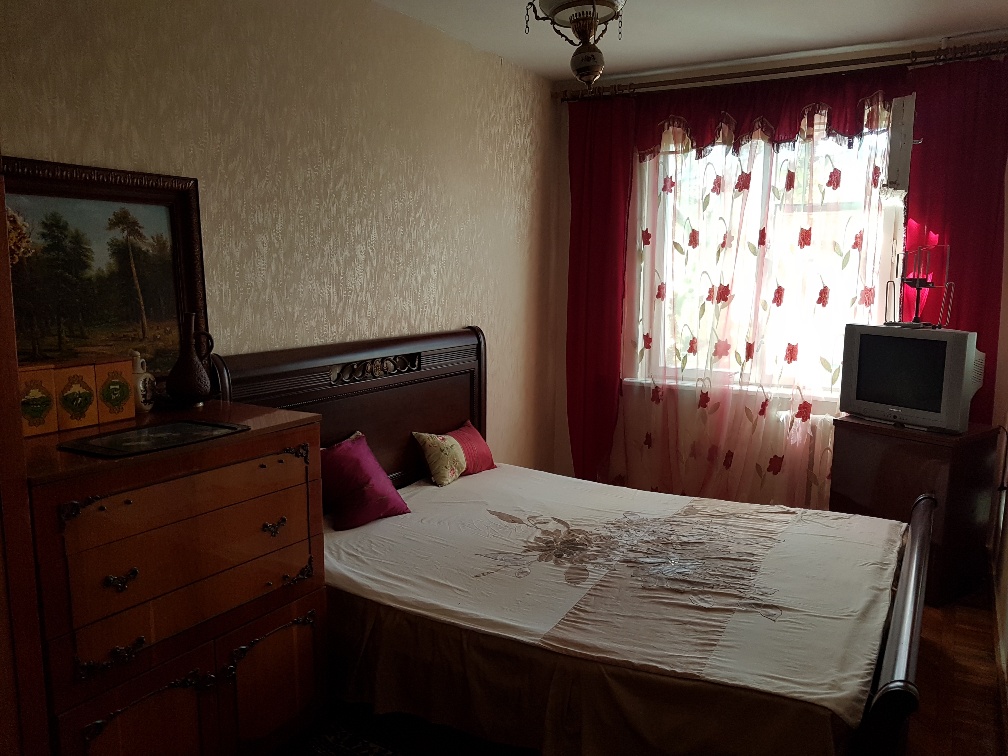 . Квартира в многоквартирном доме Посуточно 3-комн квартира в Крыму г. Алуште. Алушта