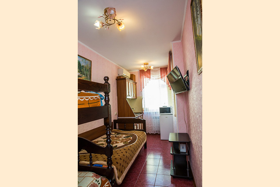 Стандарт трехместный №3. Гостевой дом «Лукоморье». Алупка