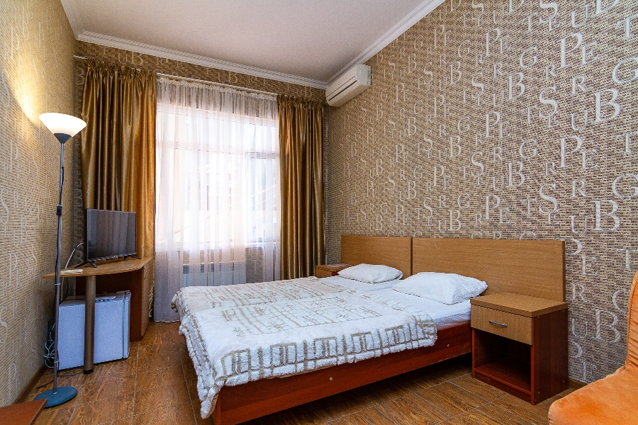 Стандарт трехместный. Гостиничный комплекс "Анжелика-Альбатрос". Лоо