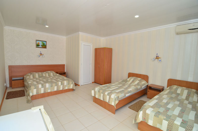 4-местный номер. Гостевой дом «Риф». Заозерное