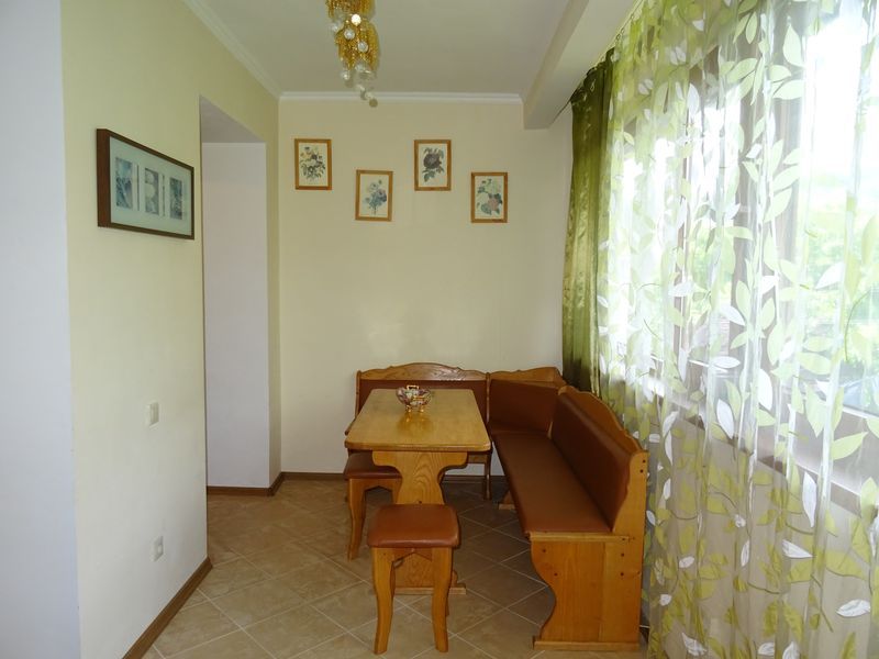 . Квартира в многоквартирном доме Лакоба 56 кв 10. Новый Афон