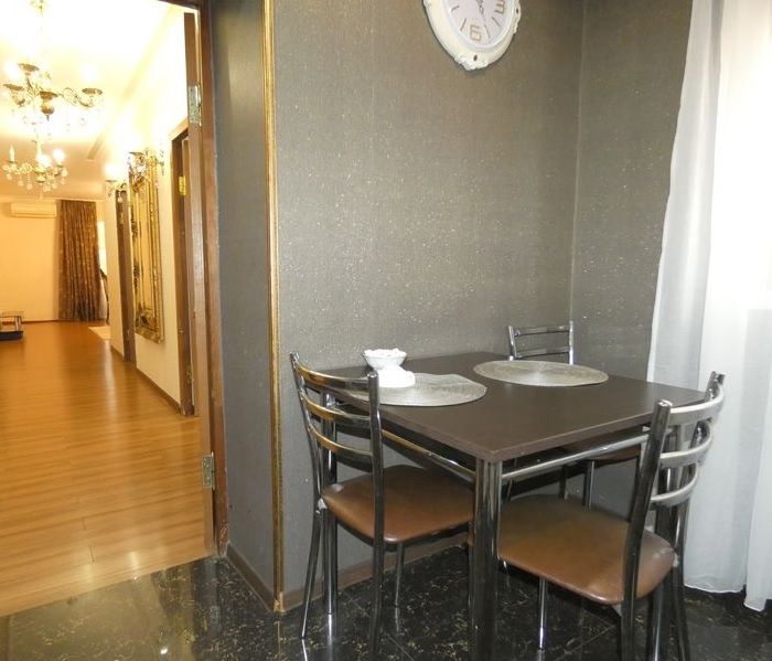 3х-комнатная квартира. Квартира в многоквартирном доме Квартира Абазгаа 59/1 . Гагра