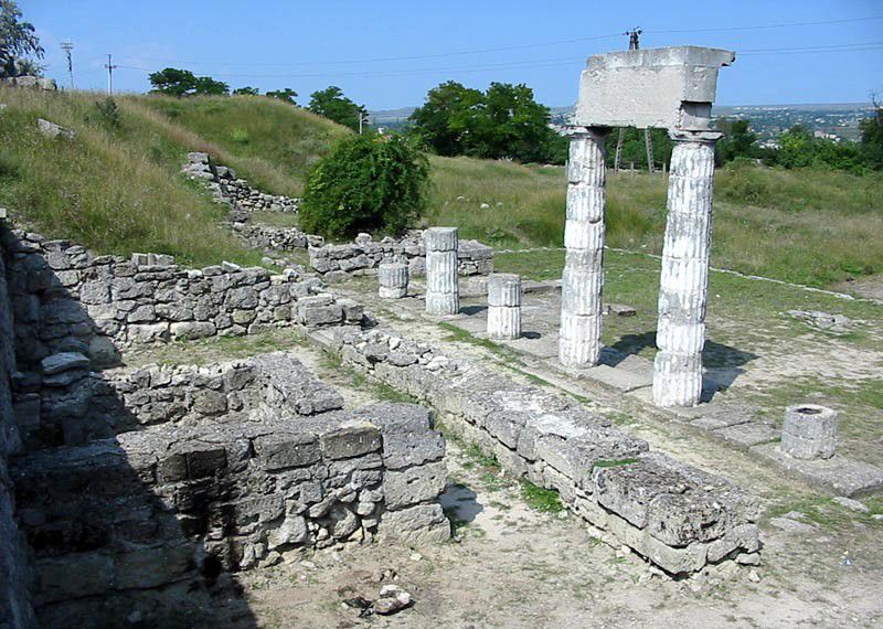 Руины Пантикапея. Фото взято с сайта: крым-сочи.рф