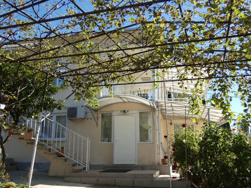 . Частный сектор  Братьев Джинджолия 36 . Новый Афон