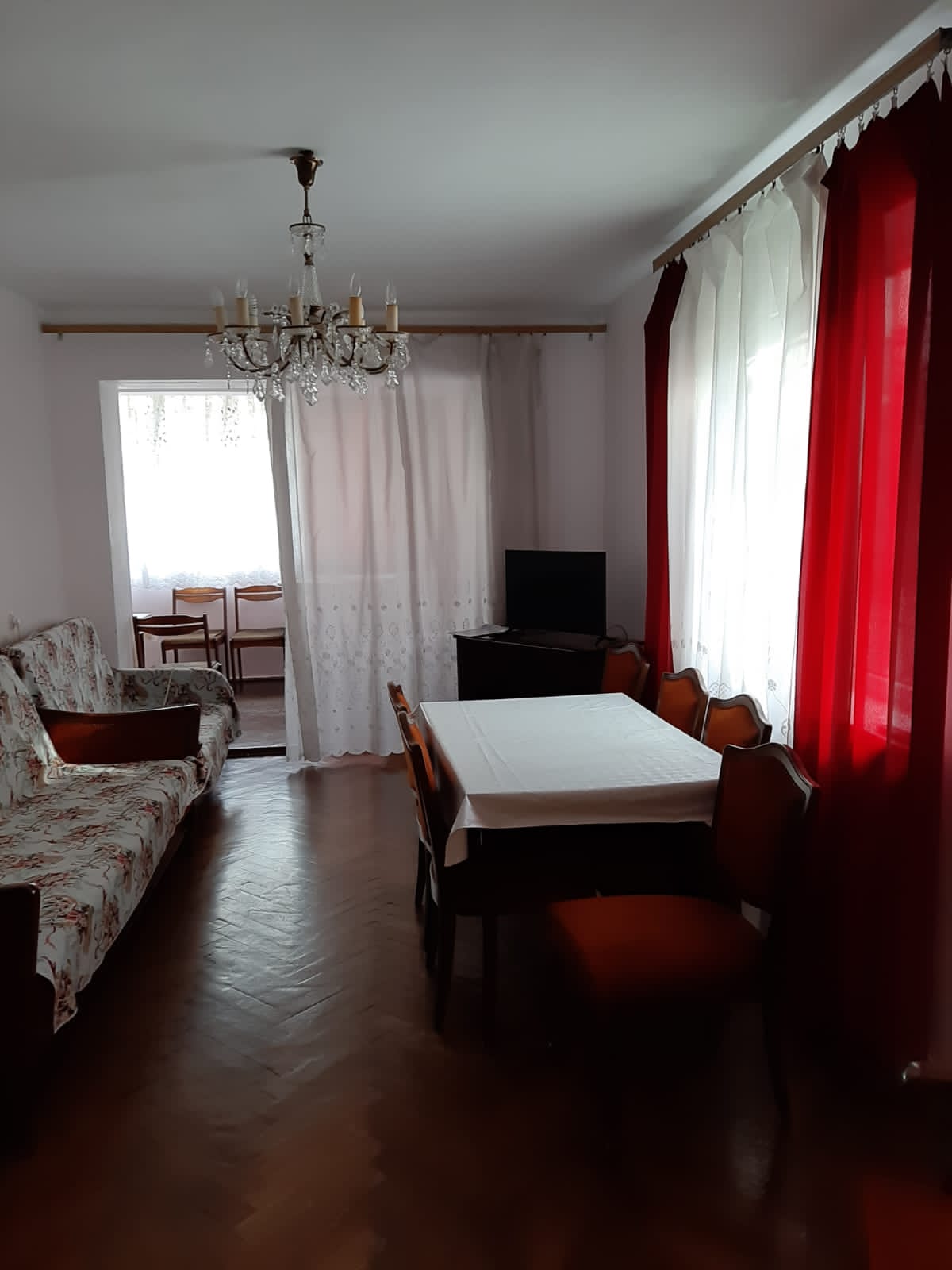 . Квартира в многоквартирном доме 3-х комнатная квартира со всеми удобствами в Новом Афоне . Новый Афон