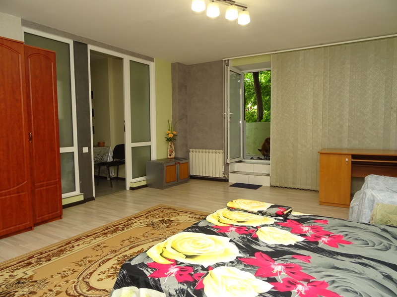 . Частный сектор " В парке ". Севастополь