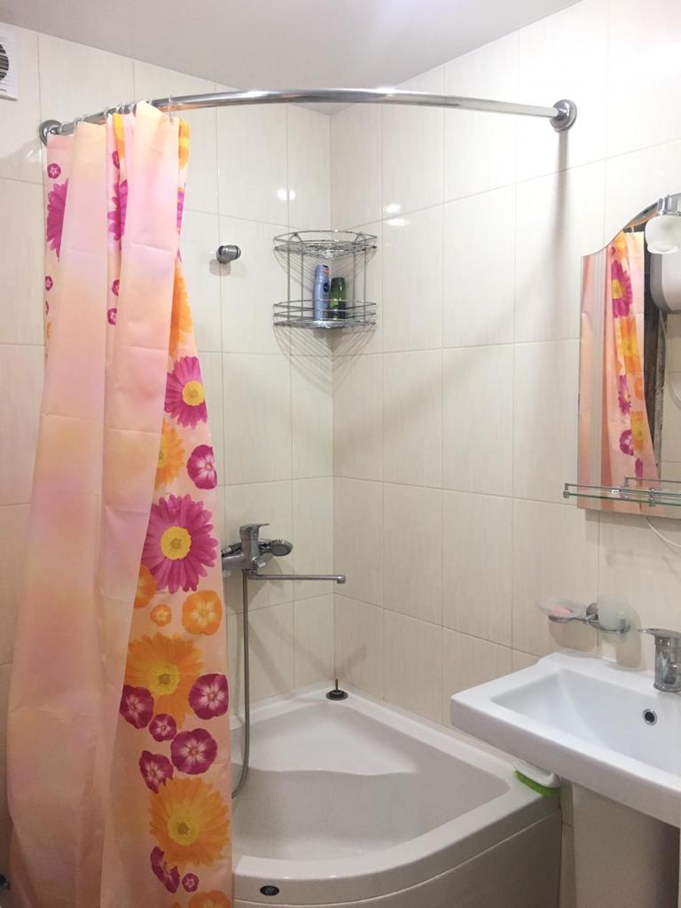 . Квартира в многоквартирном доме Однокомнатная квартира - Сухум. Сухум