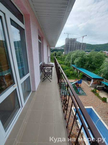 Пятиместный номер с балконом. Гостевой дом "Нур". Ольгинка Пятиместный номер с балконом. Гостевой дом "Нур". Ольгинка