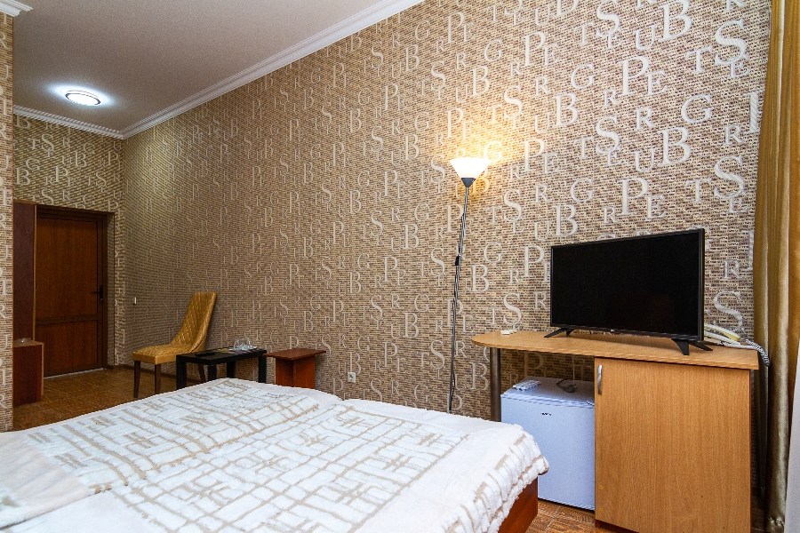 Стандарт трехместный. Гостиничный комплекс "Анжелика-Альбатрос". Лоо