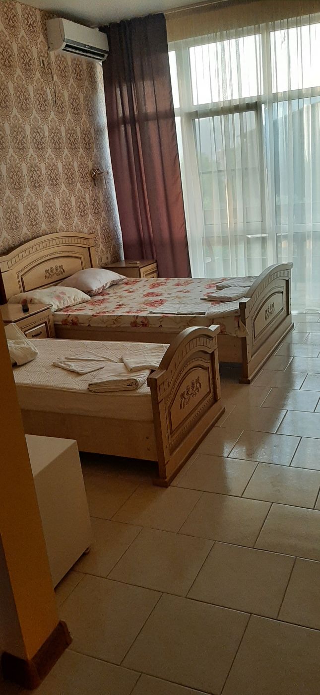 . «Роберт и Оксана». Пицунда