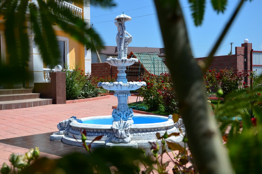 . Отель У Моря с бассейном. Евпатория