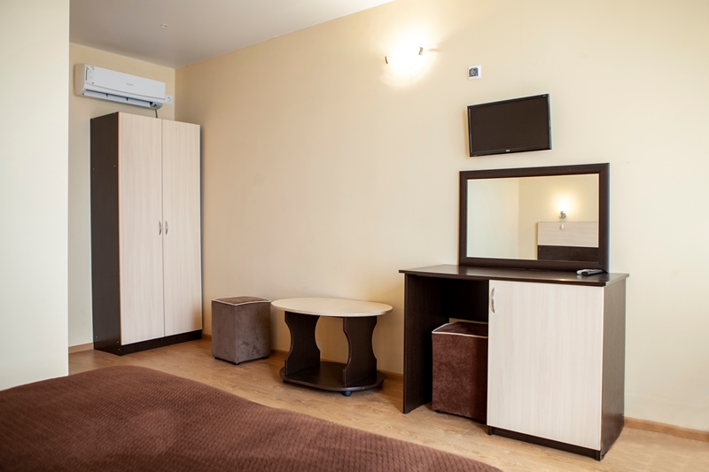 Стандарт 2-х местный, вид на бассейн. Отель "Морской Клуб"!. Небуг