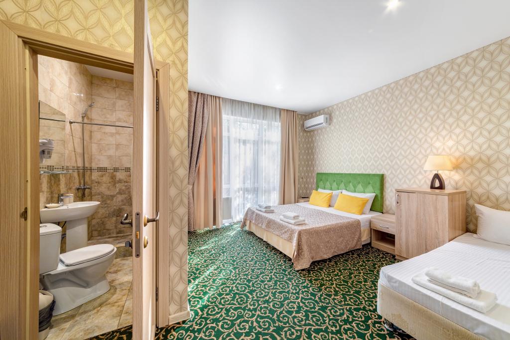 Стандарт 3х-местный с террасой. Отель Премьер. Геленджик