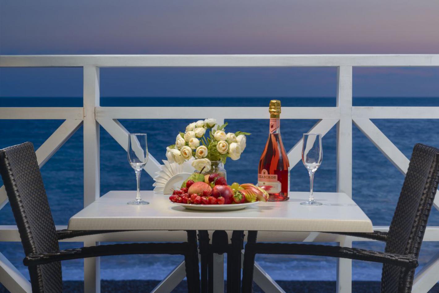 . Отель "Челюскинцев". Гагра