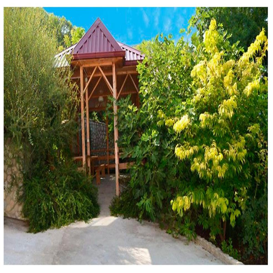 . Гостевой дом "Нэста". Небуг