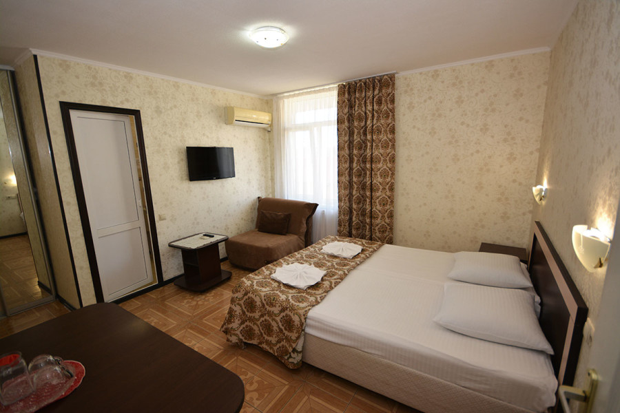 Стандарт трёхместный. Гостевой дом «Уют» - Адлер. Адлер