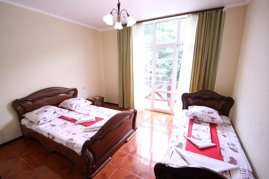 «Стандарт» 2,3-х местный с видом на море, лес (с балконом). Отель «RIVIERA GRAND HOTEL». Лермонтово