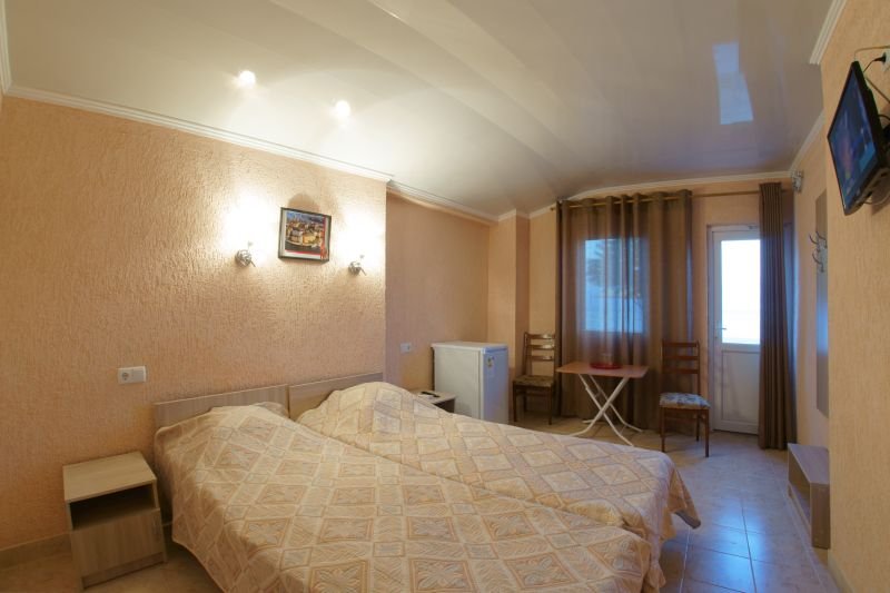 2-х местный каменный домик с видом на море. Отель Туристско-оздоровительный комплекс "Золотой пляж". Феодосия