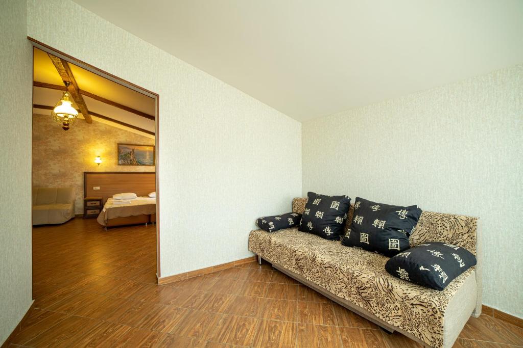 Люкс с 2 спальнями. Отель Атмосфера. Кабардинка