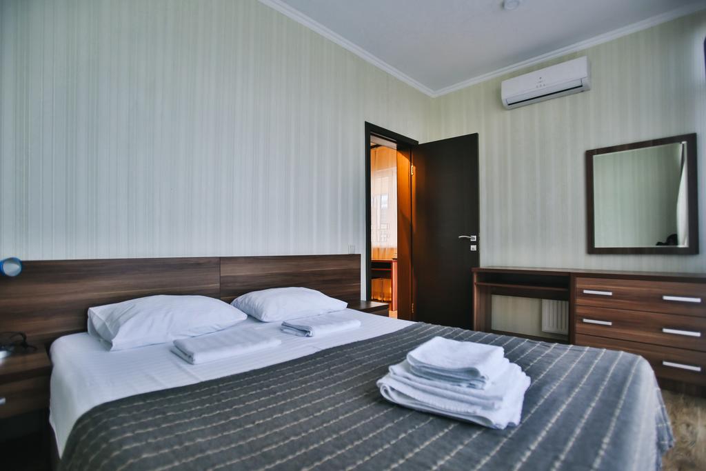 люкс . Гостиница Hotel RUS. Адлер