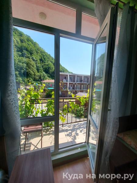 Пятиместный двухкомнатный люкс. Гостевой дом "Нур". Ольгинка Пятиместный двухкомнатный люкс. Гостевой дом "Нур". Ольгинка