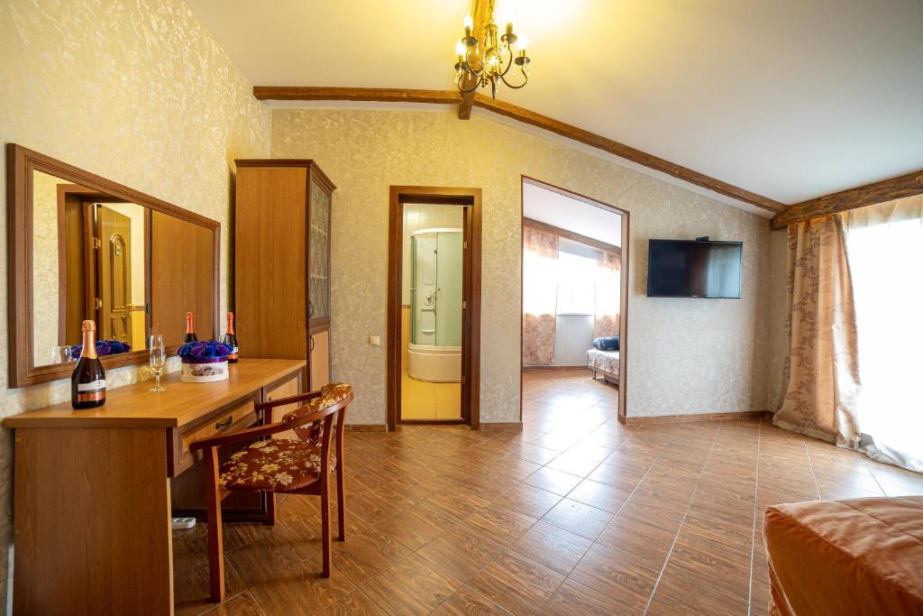 Люкс с 3 спальнями. Отель Атмосфера. Кабардинка