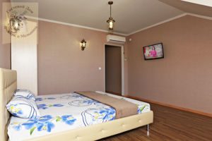 Двухместный номер на 3 этаже. Гостевой дом "Фонарь и Мельница". Береговое