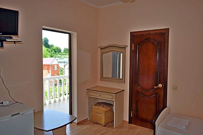 Стандарт 3-х местный. Гостевой дом Дубовая роща. Лермонтово