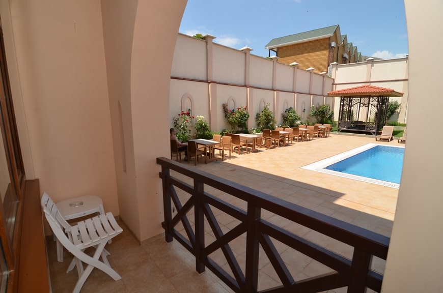 Люксы 4-х местные 2-х комнатные на 2-эт и на мансардном. Отель «Перчем». Судак