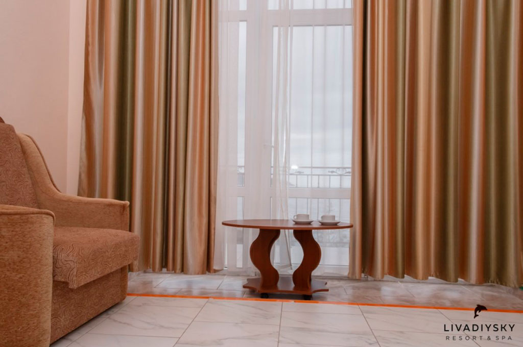 Комфорт Премиум 2-комнатный. Арт-отель «Азор». Ливадия