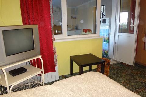 Однокомнатный номер с застекленной верандой. Частный сектор "Лидия". Небуг