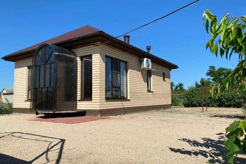 Семейный 2х комнатный люкс, Коттедж. Частный сектор Дворик на Азовской. Должанская